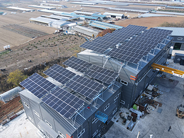 Sistema di montaggio su tetto in metallo .Corea