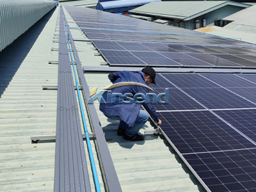 Montaggio su tetto in metallo e passerella ZAM