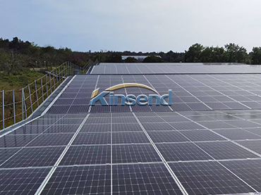 Montaggio su tetto in metallo e passerella, Taiwan