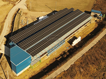 Sistema di montaggio su tetto in metallo